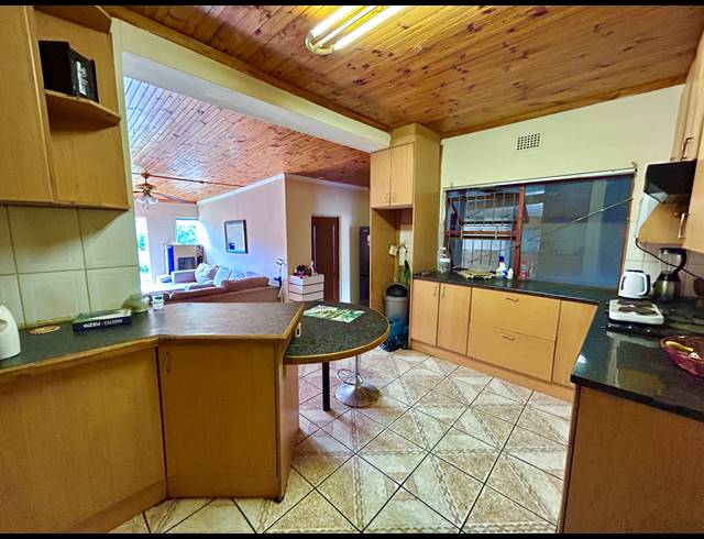 4 BEDROOM HOUSE FOR SALE IN RUYTERWACHT